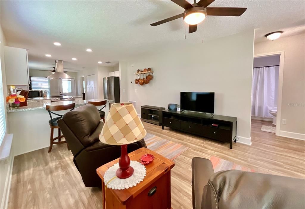 For Sale: $300,000 (3 beds, 2 baths, 1168 Square Feet)