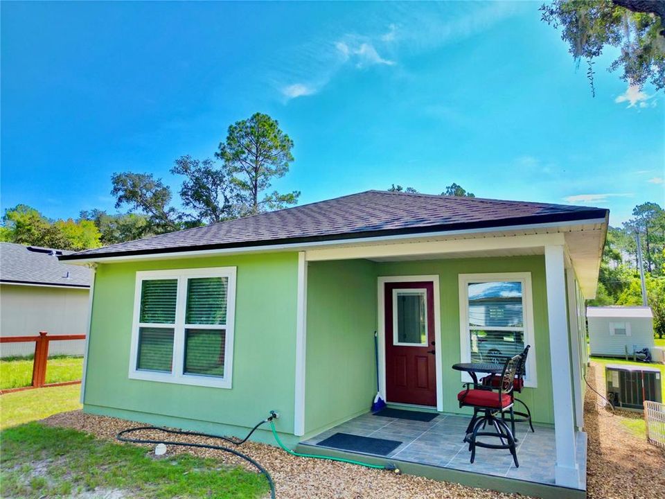 For Sale: $300,000 (3 beds, 2 baths, 1168 Square Feet)