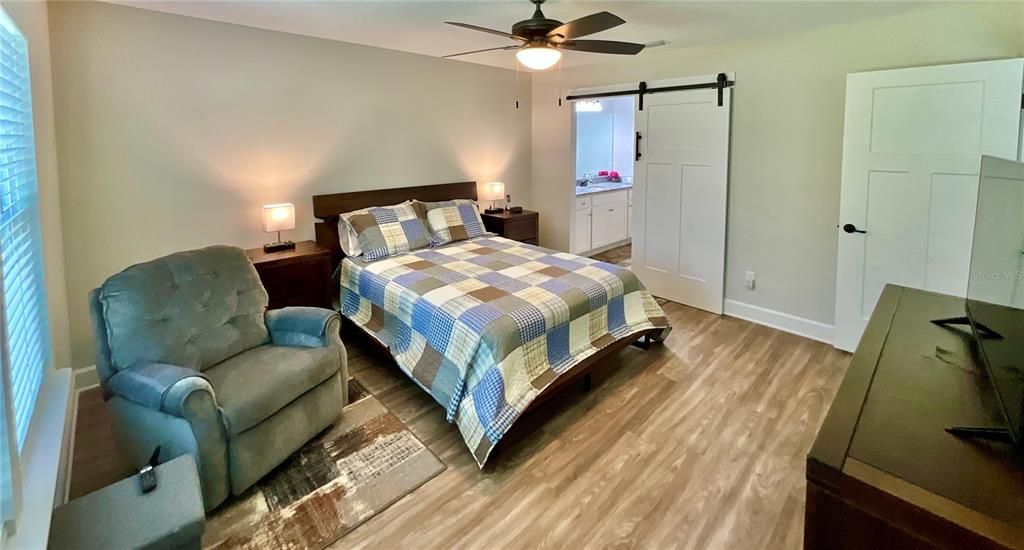 For Sale: $300,000 (3 beds, 2 baths, 1168 Square Feet)