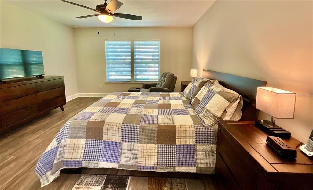 For Sale: $300,000 (3 beds, 2 baths, 1168 Square Feet)