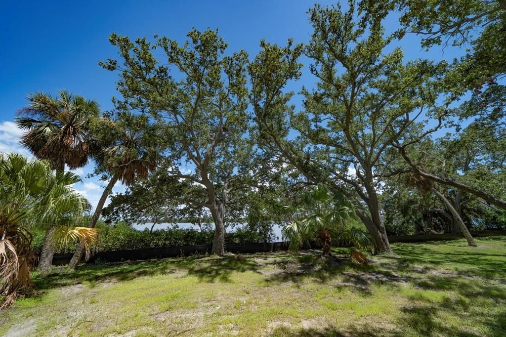 Activo con contrato: $2,200,000 (0.75 acres)