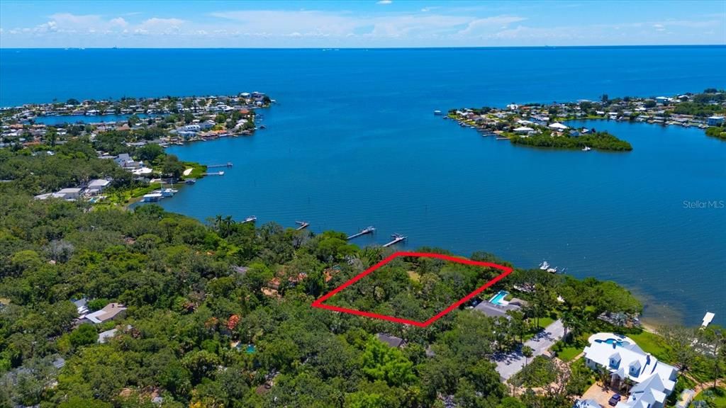 Activo con contrato: $2,200,000 (0.75 acres)