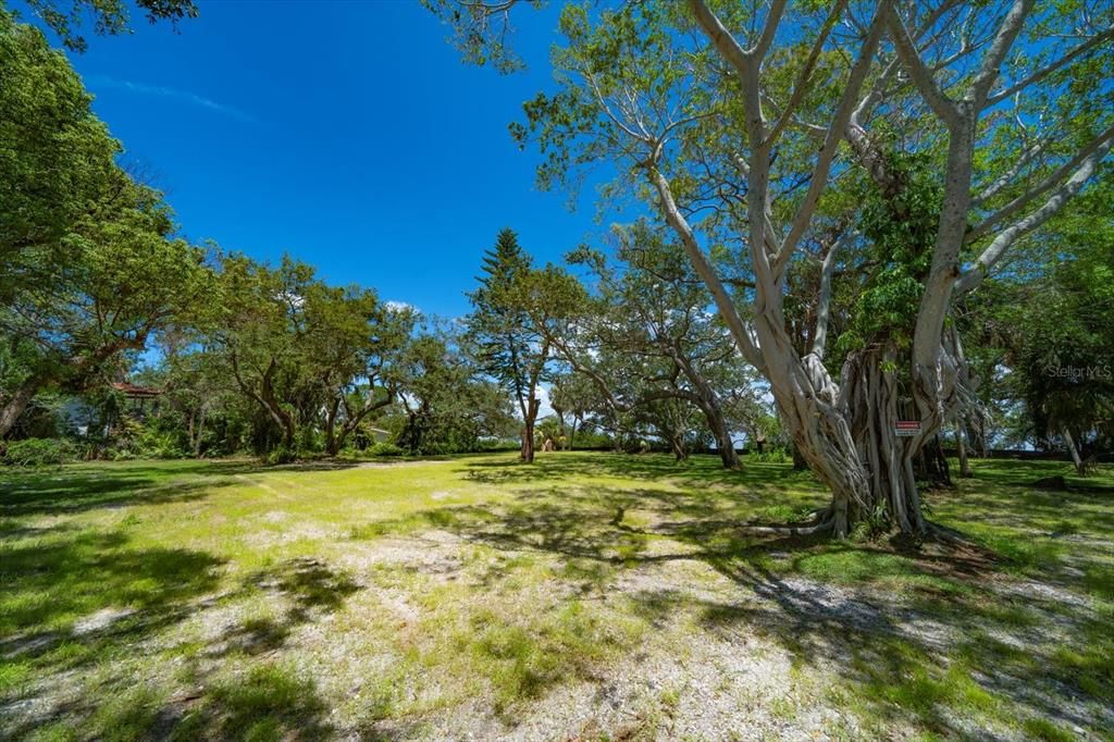 Activo con contrato: $2,200,000 (0.75 acres)