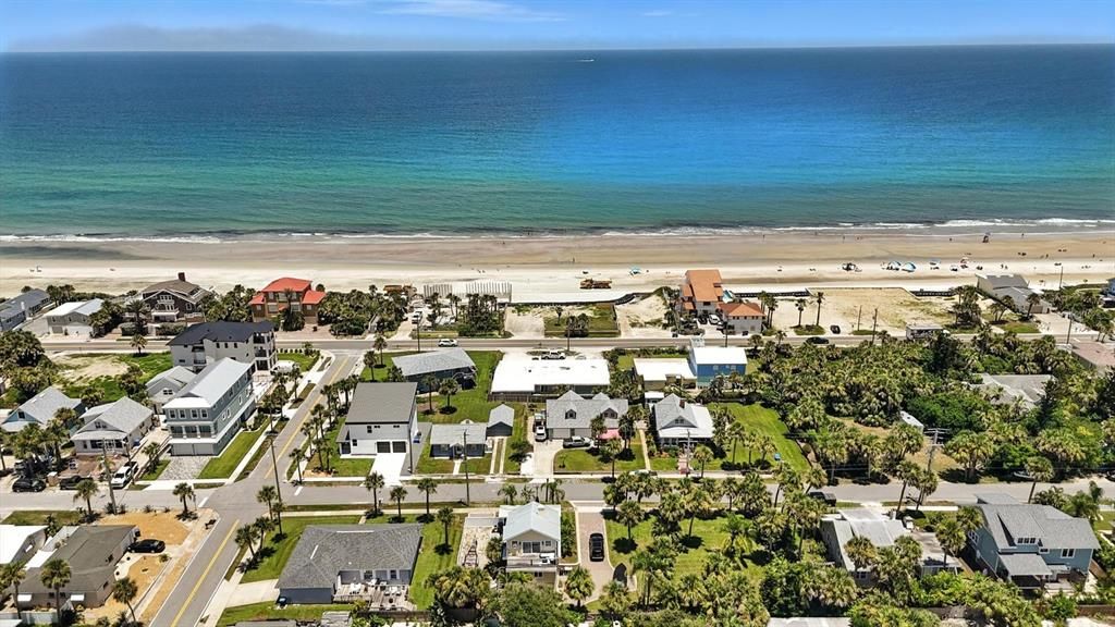 待售: $1,299,000 (0.36 acres)