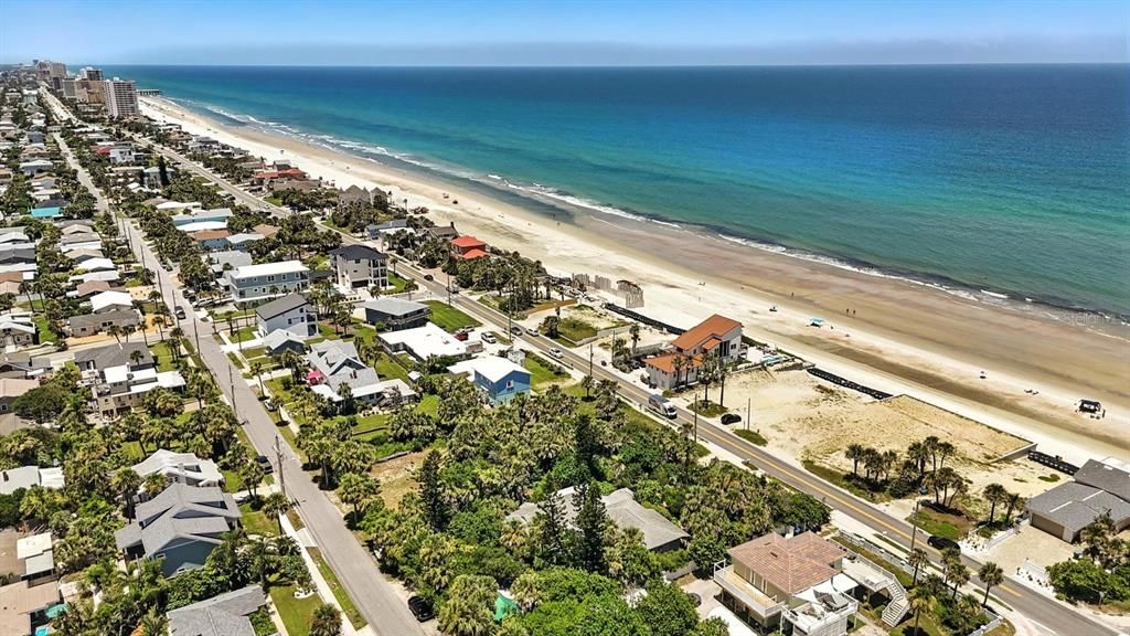 待售: $1,299,000 (0.36 acres)