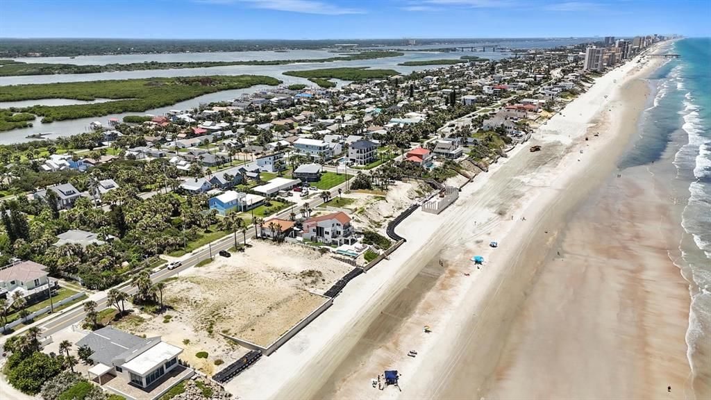 待售: $1,299,000 (0.36 acres)