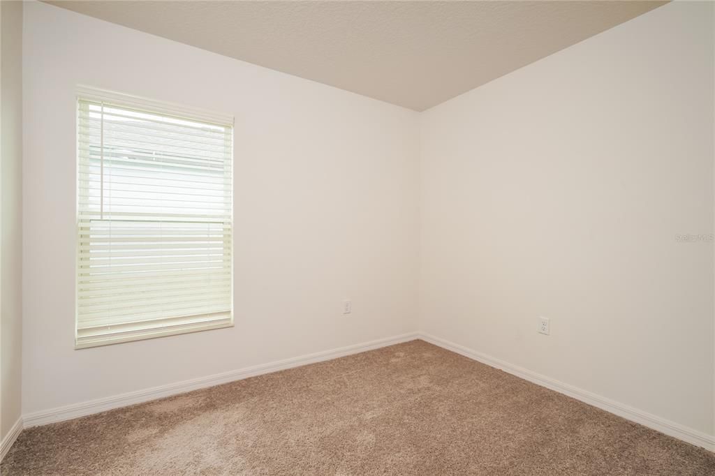 出租: $1,945 (4 贝兹, 2 浴室, 1851 平方英尺)