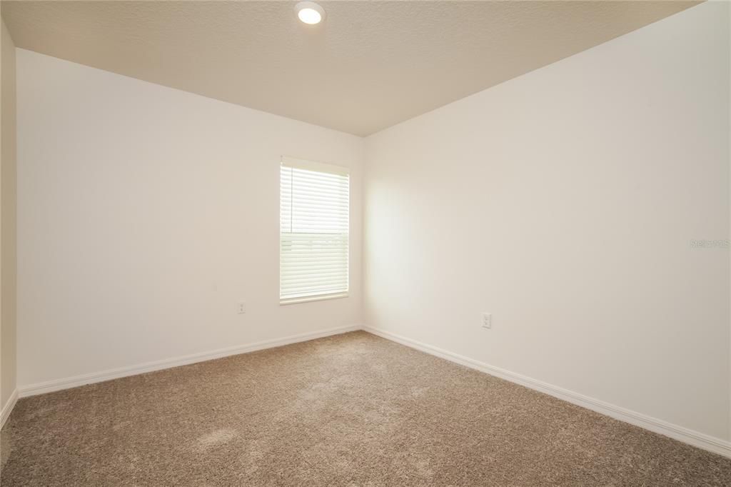 出租: $1,945 (4 贝兹, 2 浴室, 1851 平方英尺)