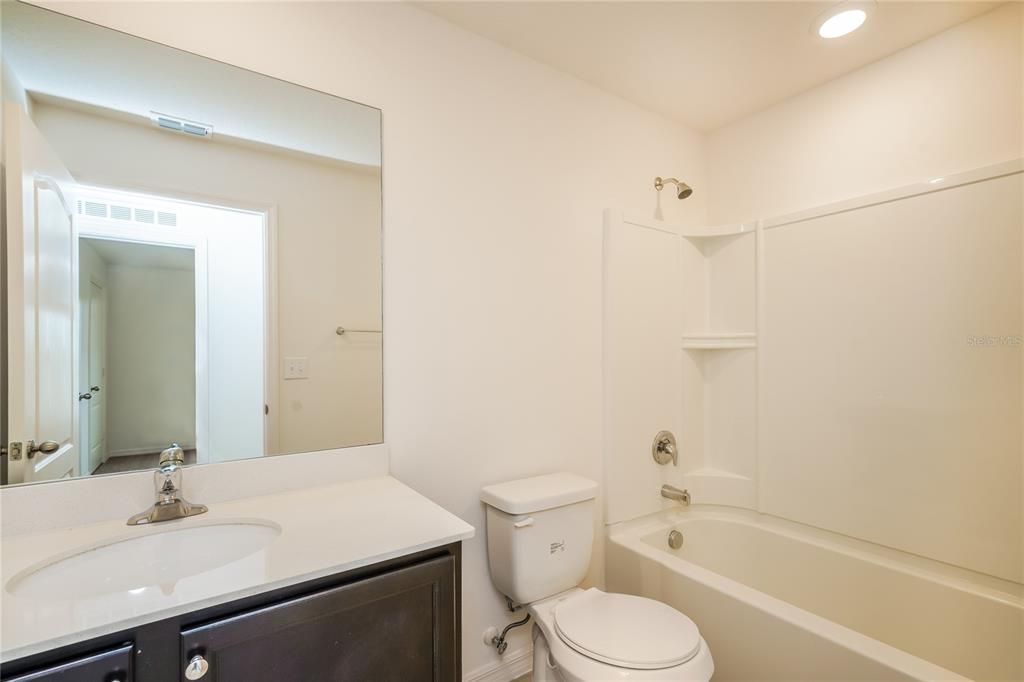 出租: $1,945 (4 贝兹, 2 浴室, 1851 平方英尺)