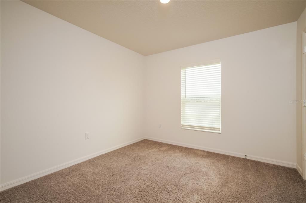 出租: $1,945 (4 贝兹, 2 浴室, 1851 平方英尺)