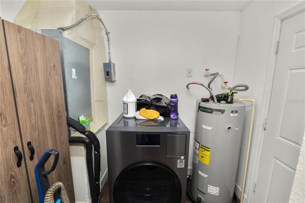 Activo con contrato: $250,000 (3 camas, 2 baños, 1144 Pies cuadrados)