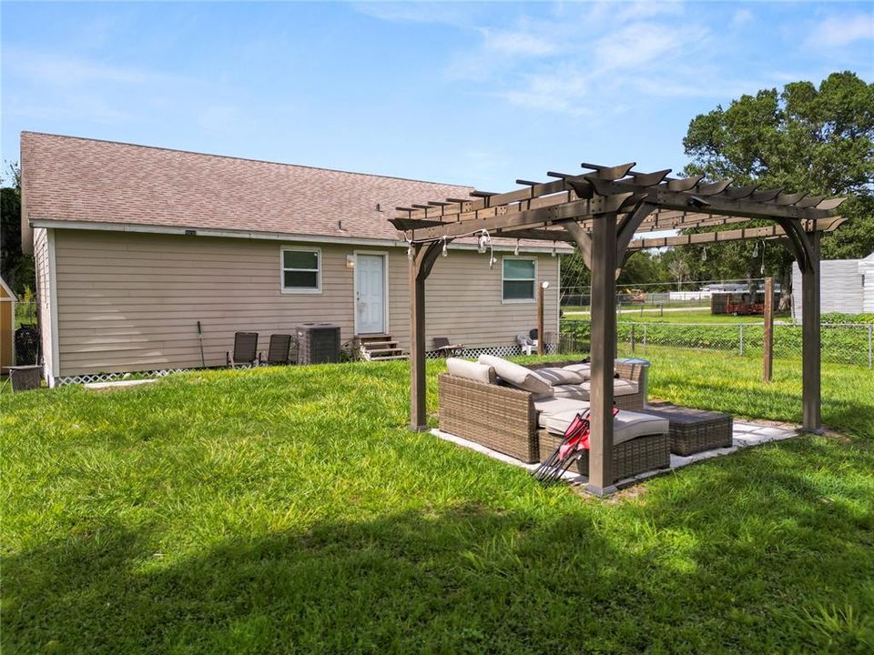 Activo con contrato: $250,000 (3 camas, 2 baños, 1144 Pies cuadrados)