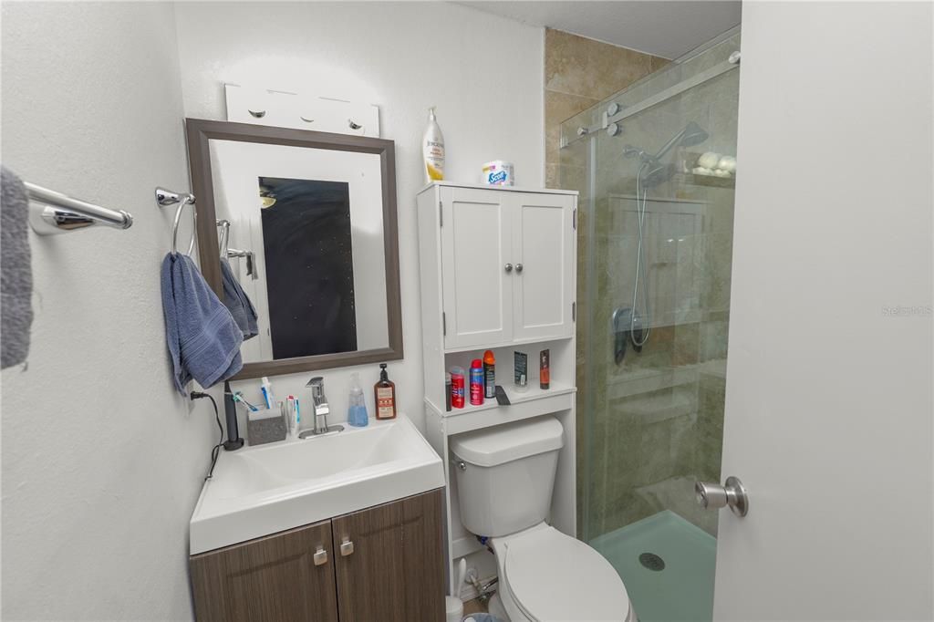 Activo con contrato: $250,000 (3 camas, 2 baños, 1144 Pies cuadrados)