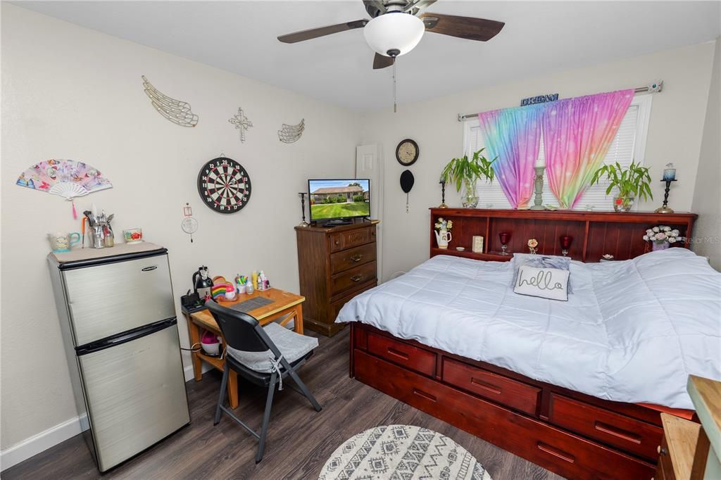 Activo con contrato: $250,000 (3 camas, 2 baños, 1144 Pies cuadrados)