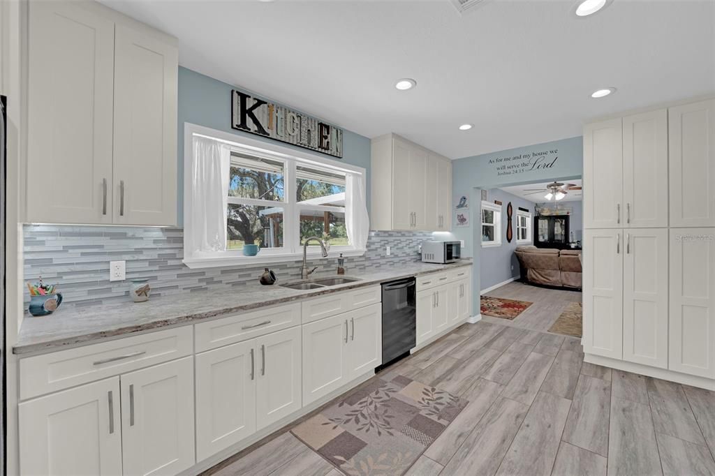 For Sale: $699,000 (3 beds, 2 baths, 1700 Square Feet)