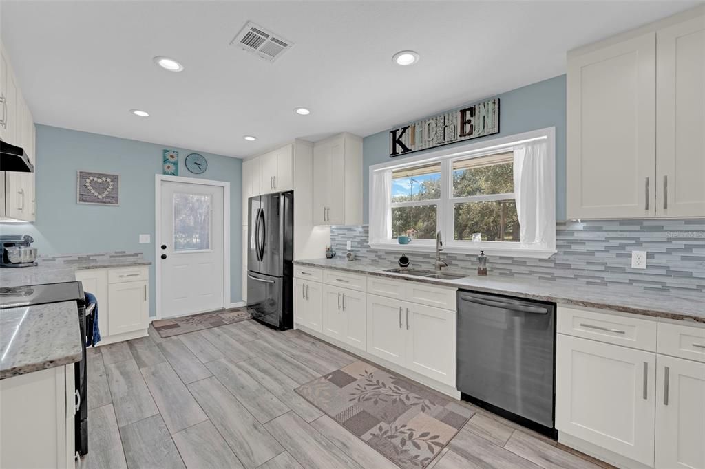 For Sale: $699,000 (3 beds, 2 baths, 1700 Square Feet)