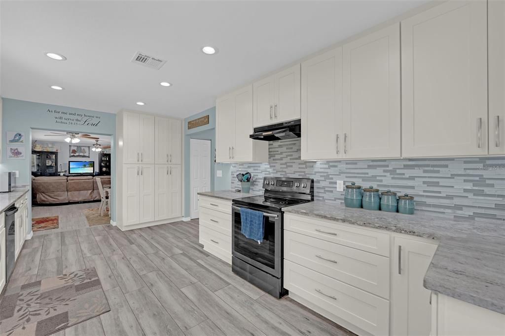 For Sale: $699,000 (3 beds, 2 baths, 1700 Square Feet)