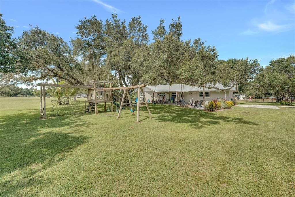 For Sale: $699,000 (3 beds, 2 baths, 1700 Square Feet)