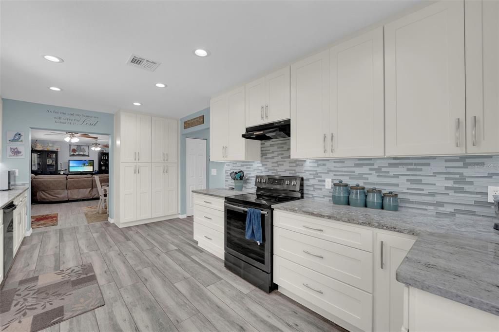 For Sale: $699,000 (3 beds, 2 baths, 1700 Square Feet)