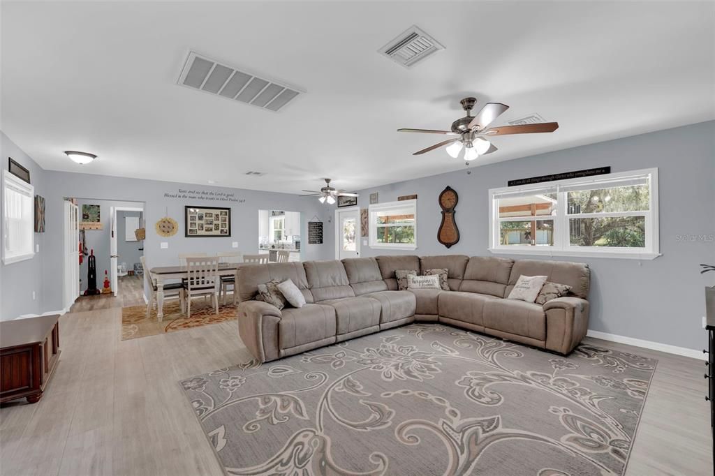 For Sale: $699,000 (3 beds, 2 baths, 1700 Square Feet)