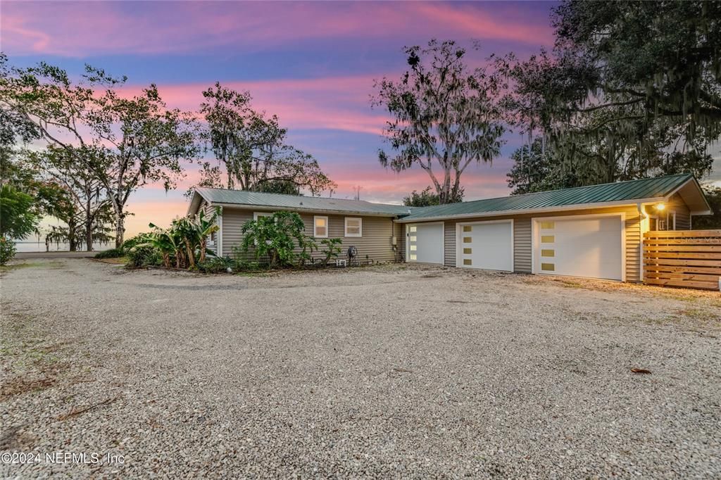 待售: $810,000 (3 贝兹, 1 浴室, 1184 平方英尺)