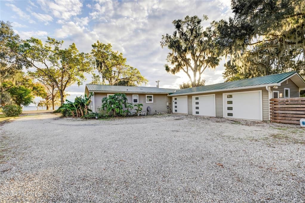 待售: $810,000 (3 贝兹, 1 浴室, 1184 平方英尺)