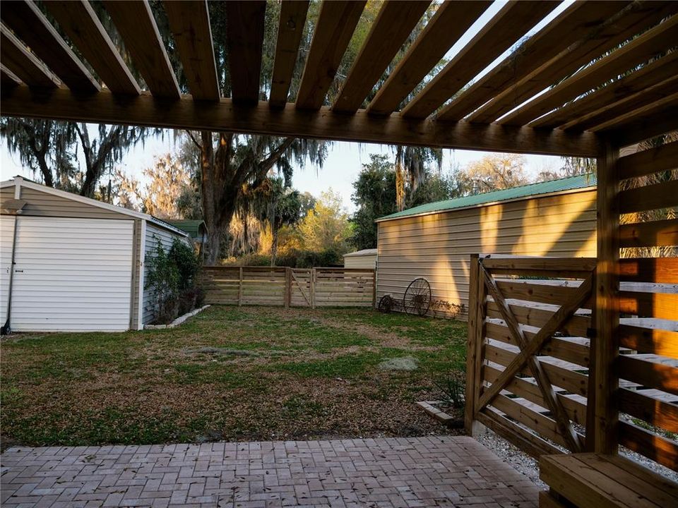 待售: $810,000 (3 贝兹, 1 浴室, 1184 平方英尺)