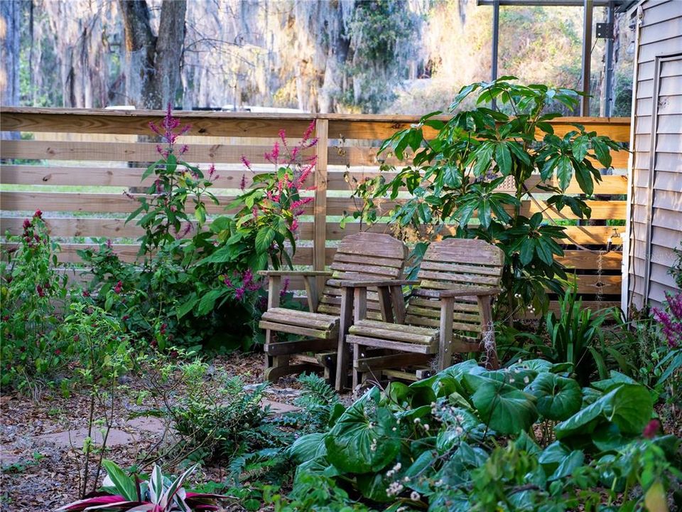 待售: $810,000 (3 贝兹, 1 浴室, 1184 平方英尺)