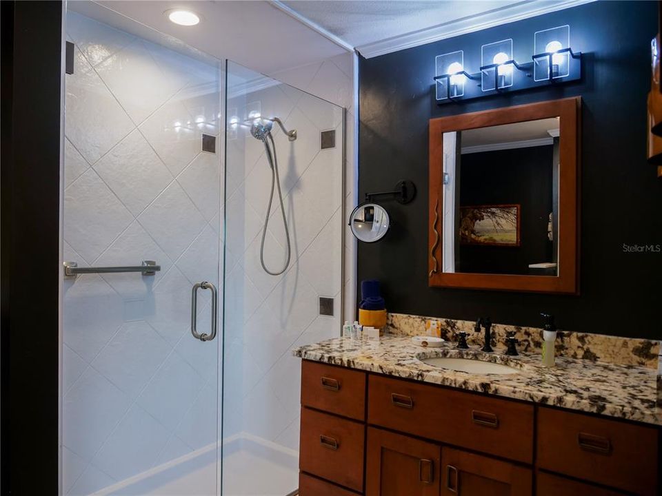 待售: $810,000 (3 贝兹, 1 浴室, 1184 平方英尺)