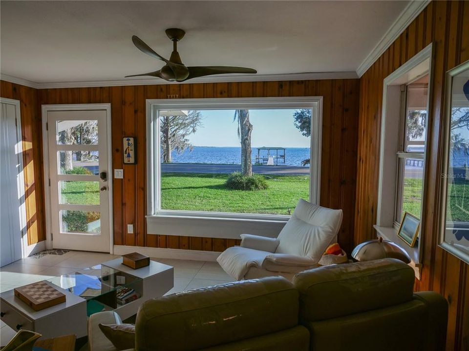 待售: $810,000 (3 贝兹, 1 浴室, 1184 平方英尺)