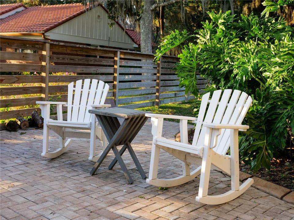 待售: $810,000 (3 贝兹, 1 浴室, 1184 平方英尺)