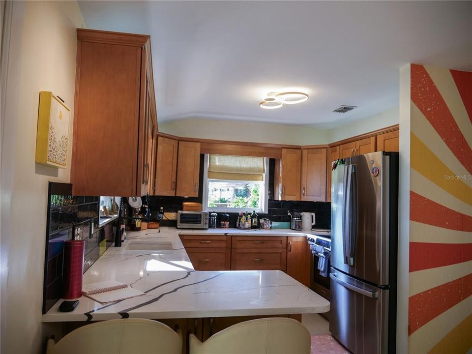 待售: $810,000 (3 贝兹, 1 浴室, 1184 平方英尺)