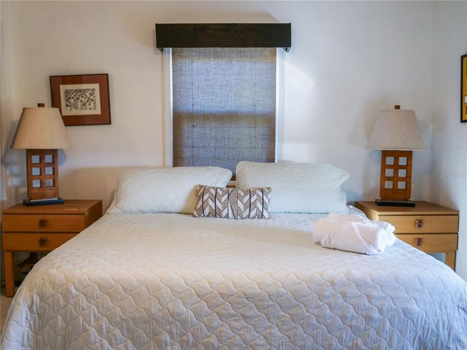 待售: $810,000 (3 贝兹, 1 浴室, 1184 平方英尺)