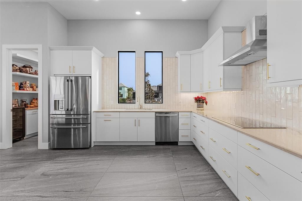 待售: $1,850,000 (2 贝兹, 2 浴室, 3138 平方英尺)