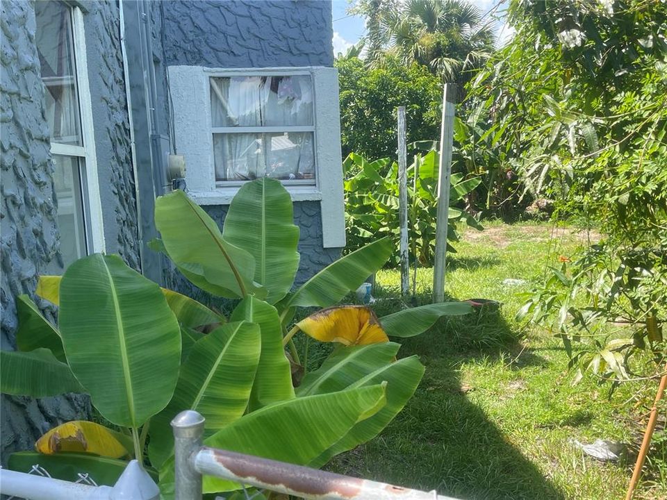 待售: $219,000 (2 贝兹, 1 浴室, 1493 平方英尺)