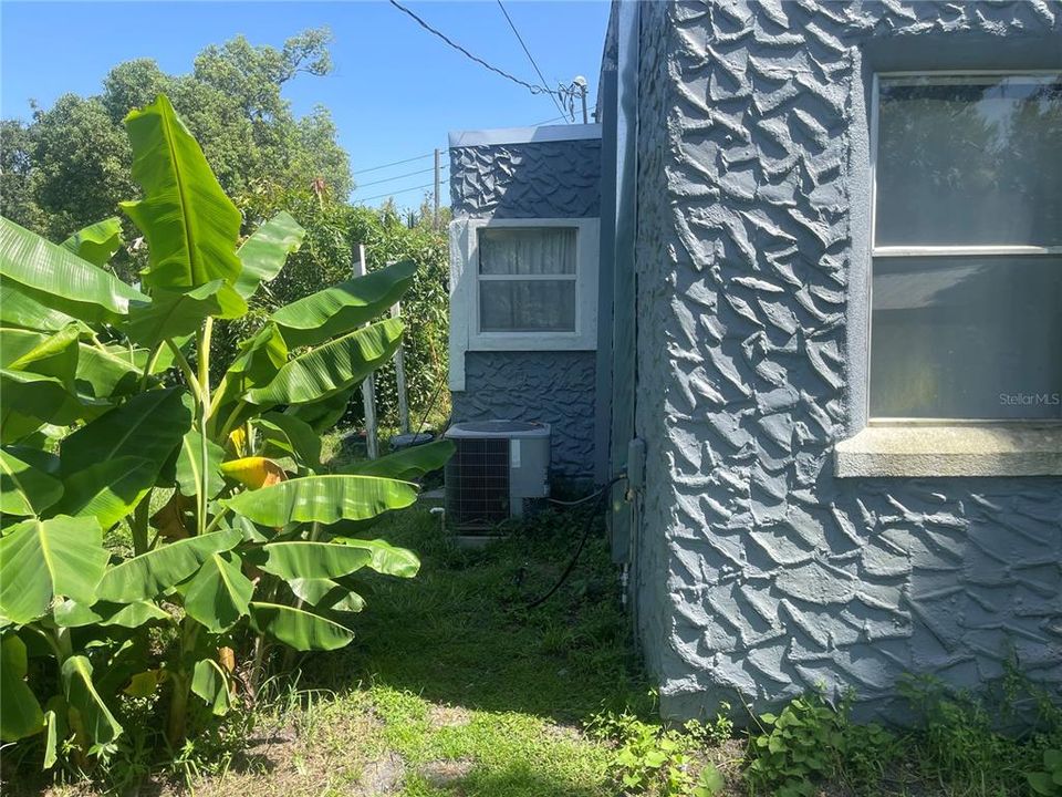 待售: $219,000 (2 贝兹, 1 浴室, 1493 平方英尺)