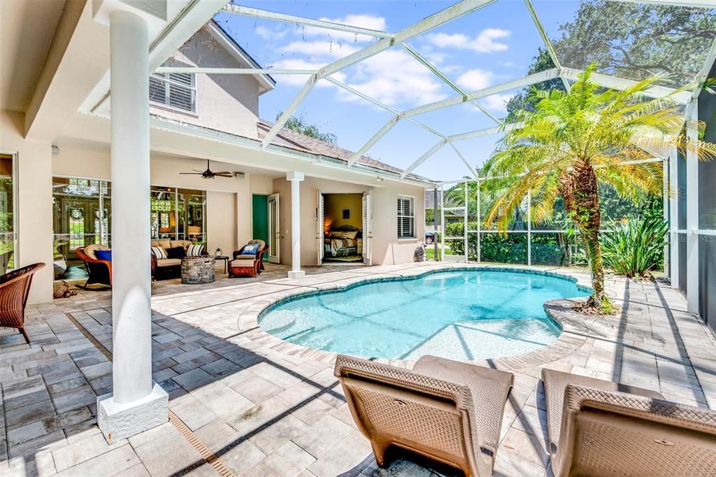 Activo con contrato: $995,000 (4 camas, 3 baños, 3293 Pies cuadrados)