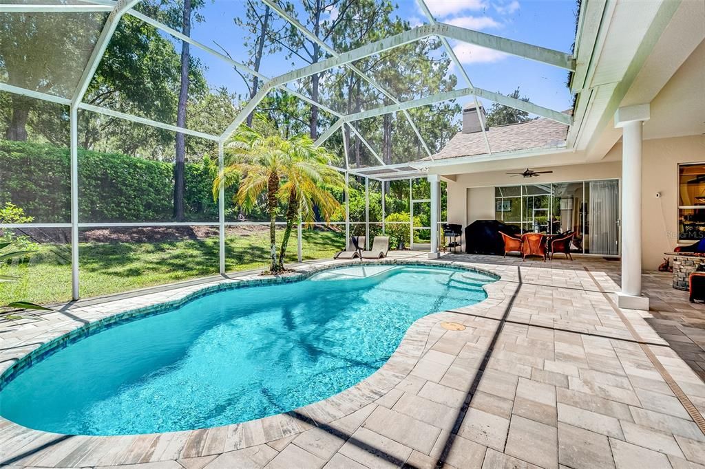 Activo con contrato: $995,000 (4 camas, 3 baños, 3293 Pies cuadrados)