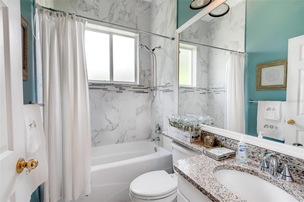 Activo con contrato: $995,000 (4 camas, 3 baños, 3293 Pies cuadrados)