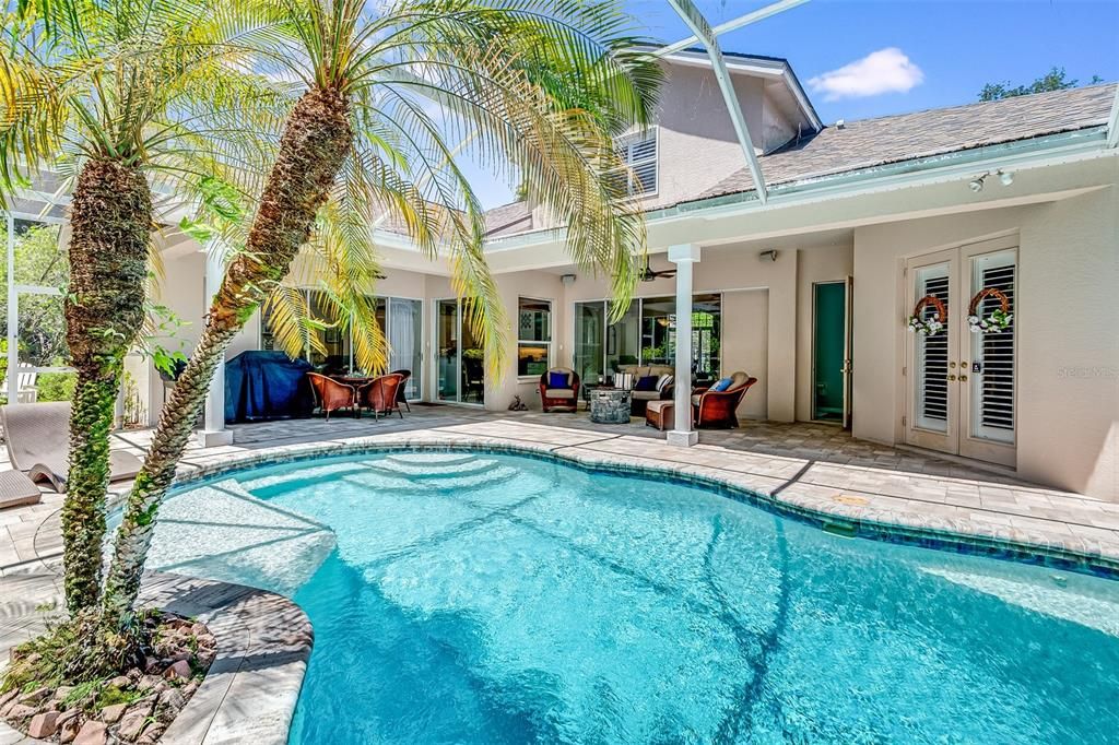 Activo con contrato: $995,000 (4 camas, 3 baños, 3293 Pies cuadrados)