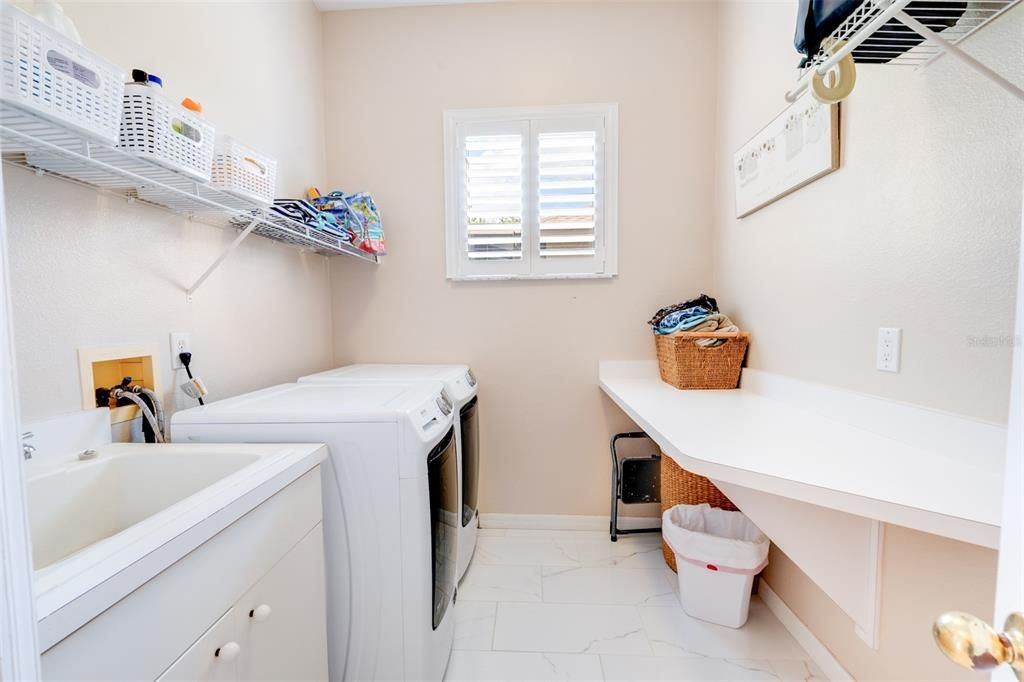 Activo con contrato: $995,000 (4 camas, 3 baños, 3293 Pies cuadrados)