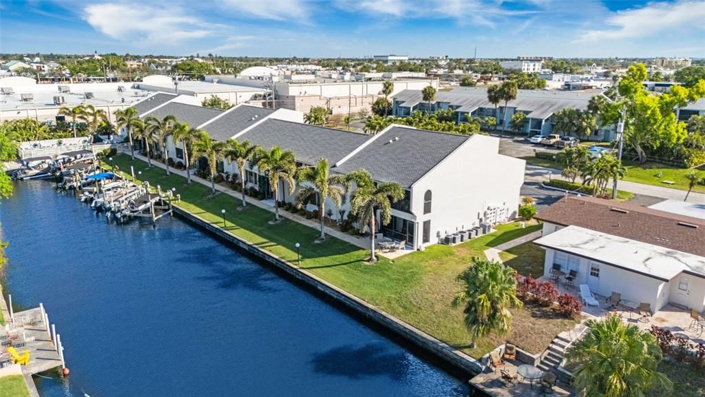 Active With Contract: $286,995 (3 beds, 3 baths, 1764 Square Feet)