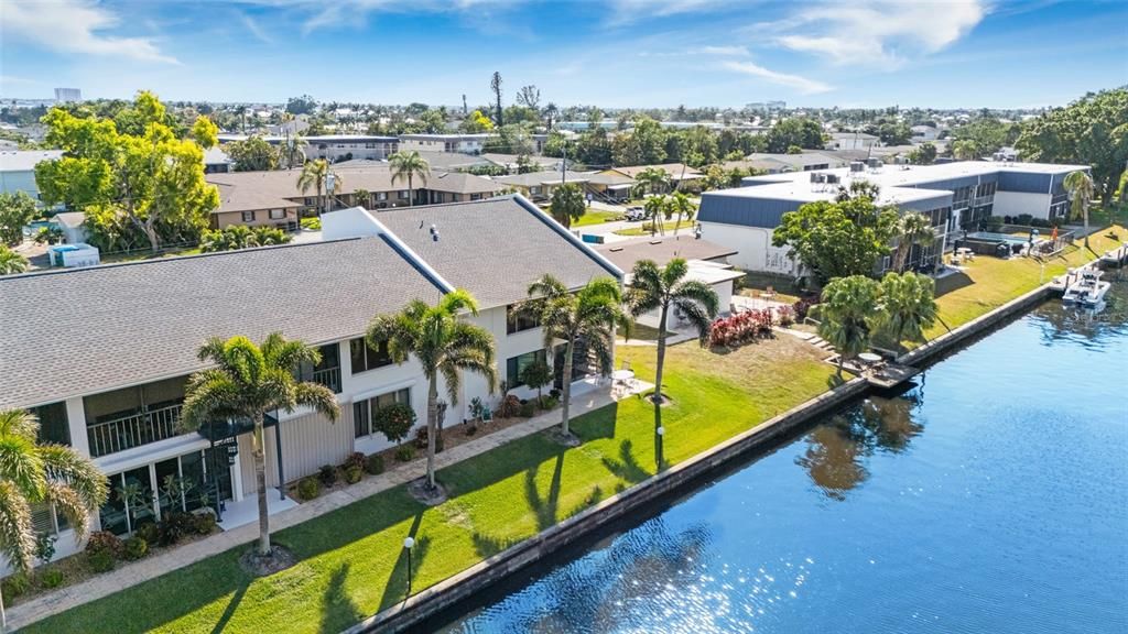 Active With Contract: $286,995 (3 beds, 3 baths, 1764 Square Feet)