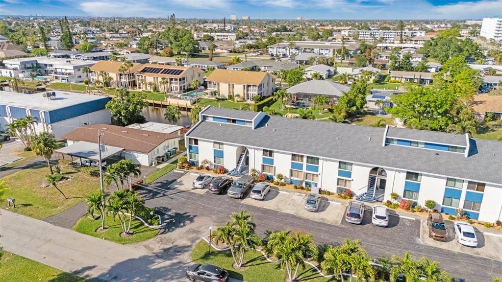 Active With Contract: $286,995 (3 beds, 3 baths, 1764 Square Feet)