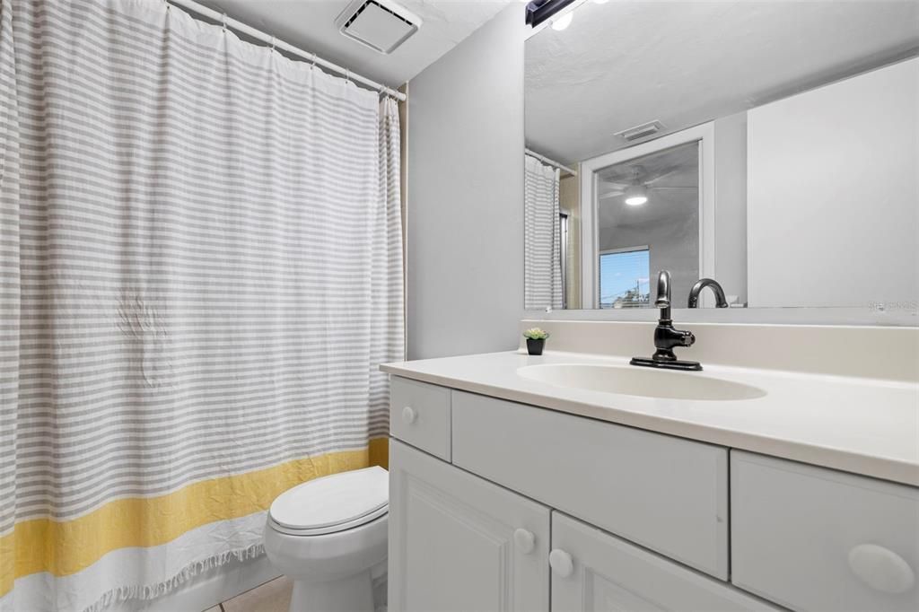 Active With Contract: $286,995 (3 beds, 3 baths, 1764 Square Feet)