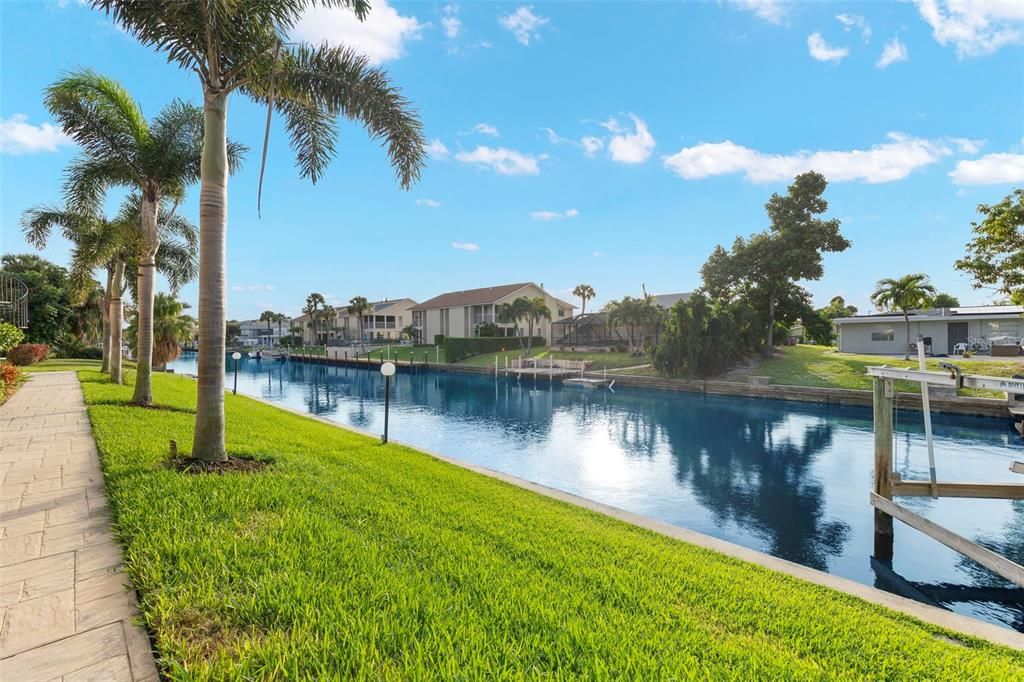 Active With Contract: $286,995 (3 beds, 3 baths, 1764 Square Feet)