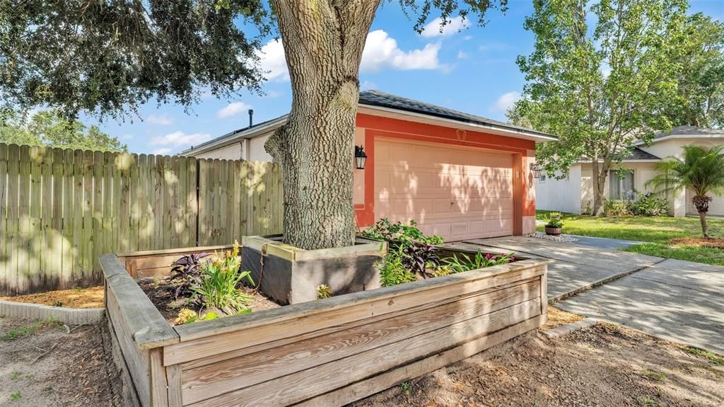 Activo con contrato: $315,000 (4 camas, 2 baños, 1554 Pies cuadrados)