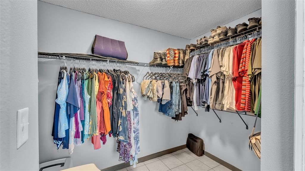 Activo con contrato: $315,000 (4 camas, 2 baños, 1554 Pies cuadrados)