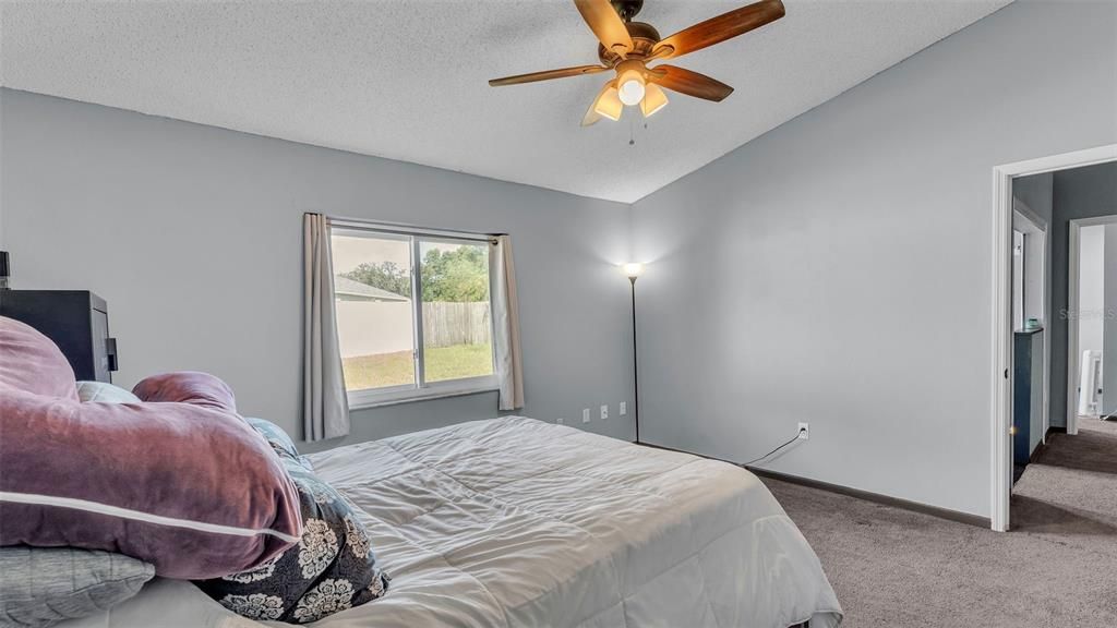 Activo con contrato: $315,000 (4 camas, 2 baños, 1554 Pies cuadrados)