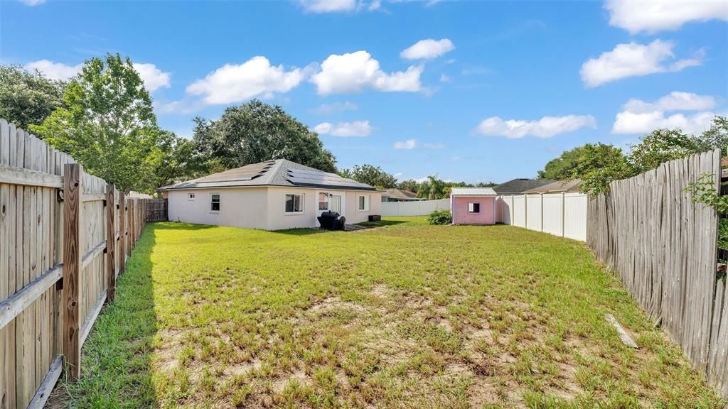 Activo con contrato: $315,000 (4 camas, 2 baños, 1554 Pies cuadrados)